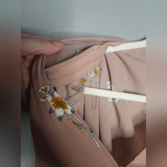 ASTR the label floral v neck body suit - Picture 4 of 9